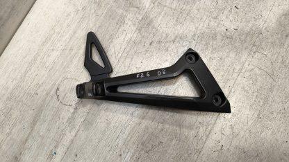 Кронштейн задней боковой подножки Yamaha FZ6S (2008-2009)
