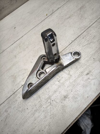 Кронштейн боковой подножки с подножкой Kawasaki VN750 (1986-2006) — изображение 3