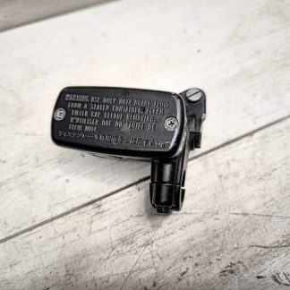 Главный тормозной цилиндр переднего тормоза Honda CBR600F4i (2001-2006)