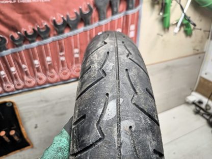 Мотошина Michelin Pilot 110/90-18 (дата выпуска 23/04) Suzuki VX800 (1990-1996) — изображение 3