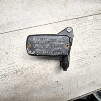 Главный тормозной цилиндр переднего тормоза (машинка) Honda CBR1000F (1993-1999)