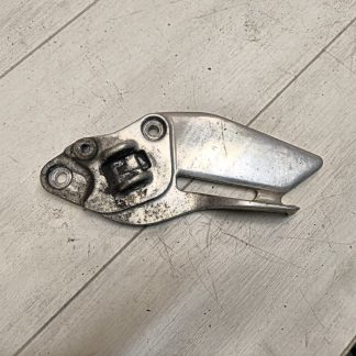 Кронштейн боковой подножки Yamaha XJ900S Diversion (1995-2002)