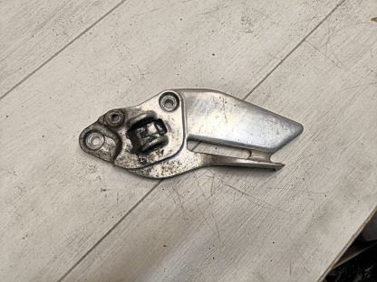 Кронштейн боковой подножки Yamaha XJ900S Diversion (1995-2002)
