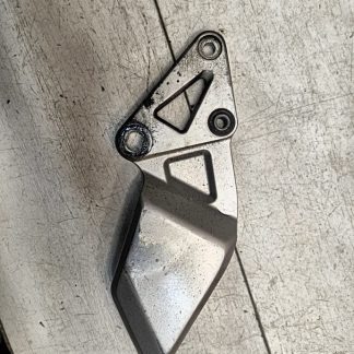 Кронштейн боковой подножки Suzuki RF600R (1993-1997)