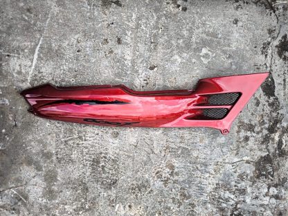 Элемент пластика задний боковой Honda CBR600F2
