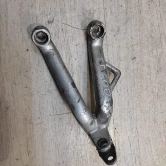 Кронштейн боковой подножки Triumph TT600 (2000-2003)