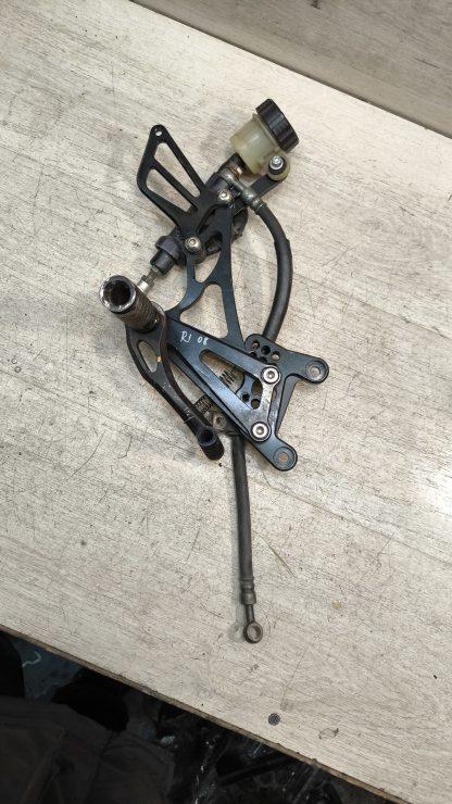 Кронштейн боковой подножки с машинкой Yamaha R1 (2007-2008)