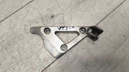 Кронштейн боковой подножки Honda VT500C (1983-1988)