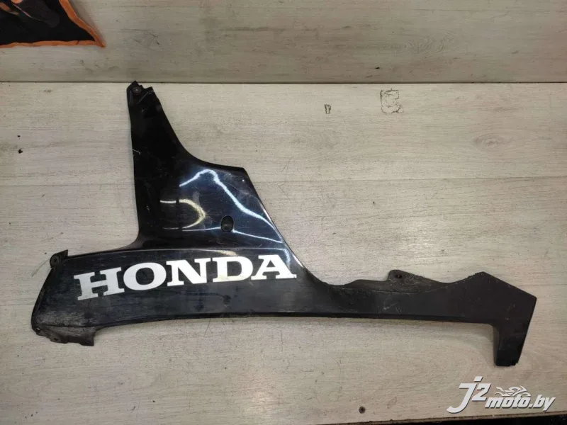 Элемент пластика бокового нижнего Honda CBR1000RR (2006-2007)