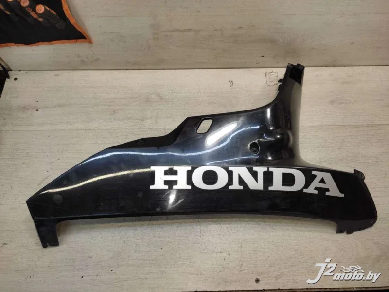 Элемент пластика бокового нижнего Honda CBR1000RR (2006-2007)