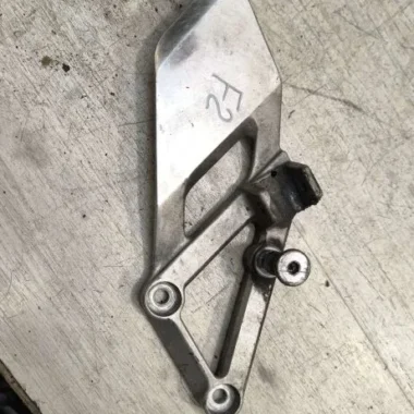 Кронштейн передней боковой подножки Honda CBR600F2 (1991-1994)