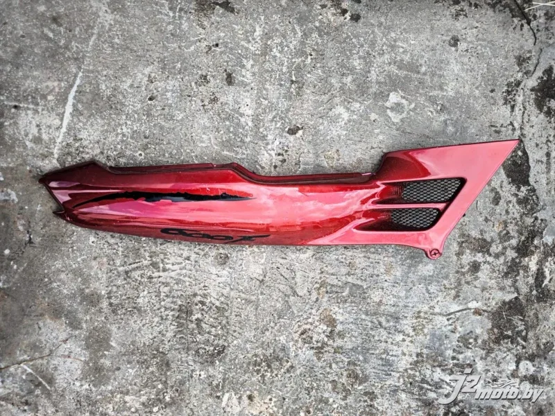 Элемент пластика задний боковой Honda CBR600F2