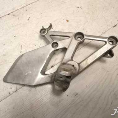 Кронштейн боковой подножки правый Honda CBR600F2 (1991-1994)