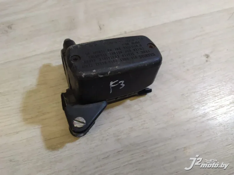 Главный тормозной цилиндр переднего тормоза (машинка) Honda CBR600F3