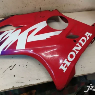 Элемент пластика боковой Honda CBR600F4