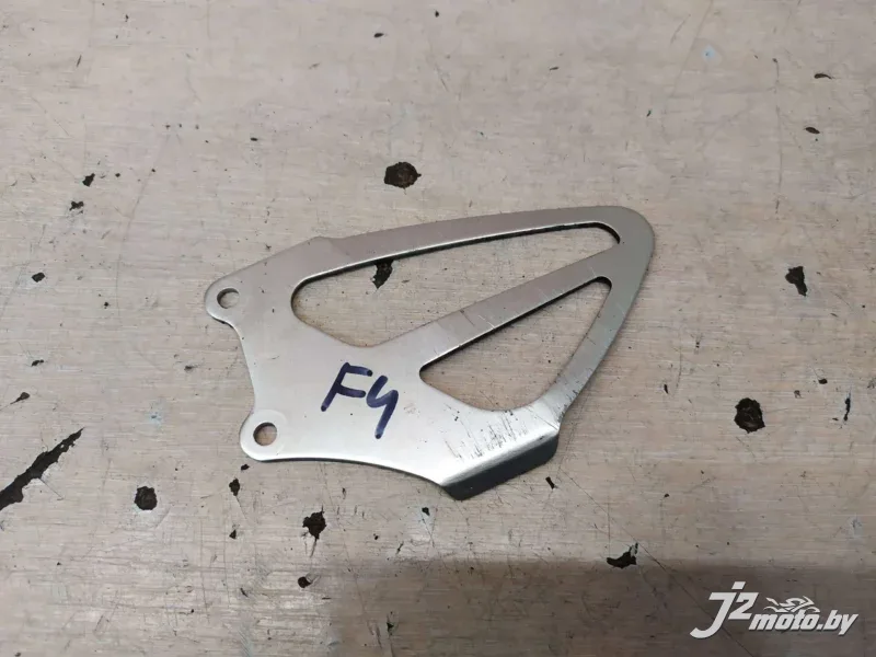 Лепесток кронштейна Honda CBR600F4