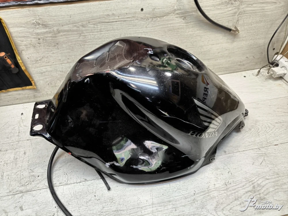 Бак поврежденный Honda CBR600F4 (1999-2000)