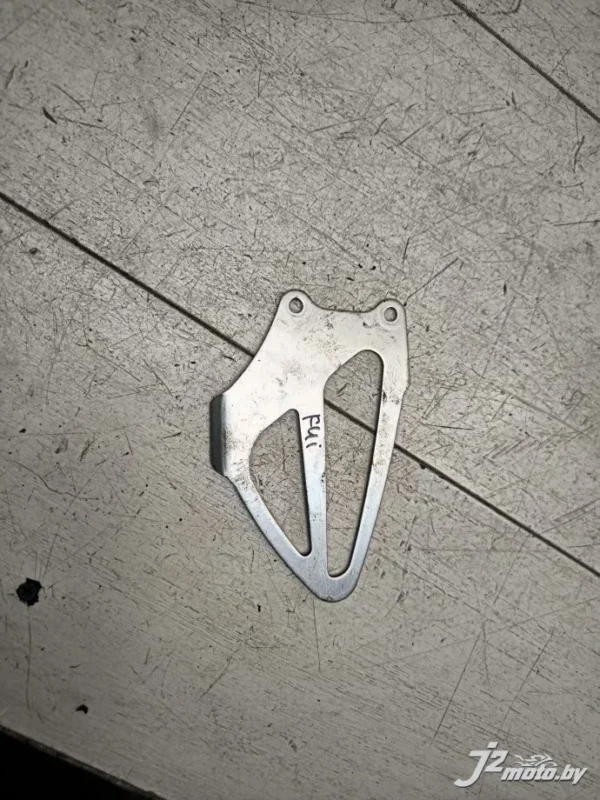 Лепесток кронштейна Honda CBR600F4i