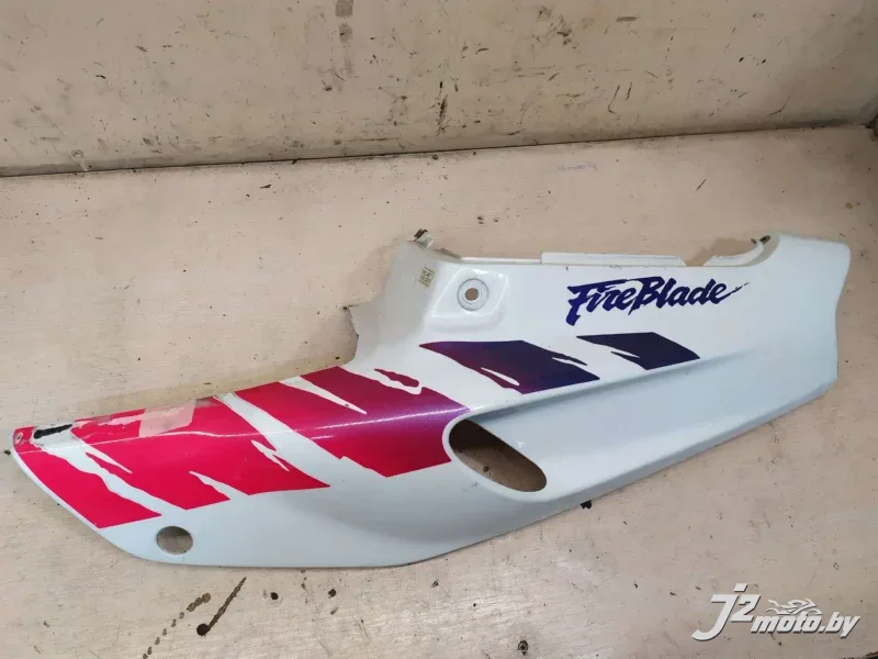 Элемент пластика боковой задний Honda CBR900RR Fireblade (1992-1994)