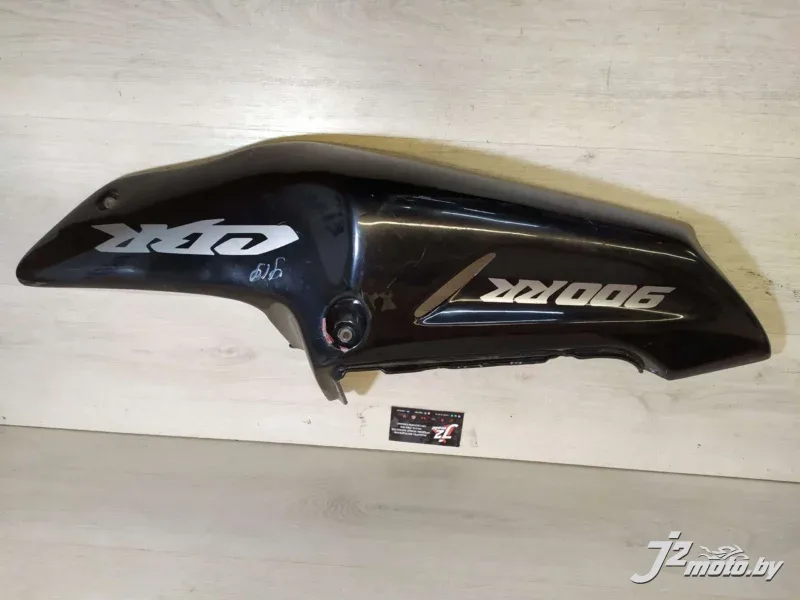 Элемент пластика задняя боковая  Honda CBR919RR Fireblade (1996-1999)