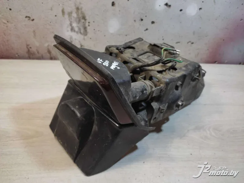 Крыло заднее с фонарем (стопам) Honda VF500C Magna (1984-1985)