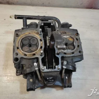 Головка блока цилиндров с распредвалами и крышкой Honda VF500C Magna (1984-1985)