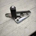 Кронштейн боковой подножки с подножкой Kawasaki VN750 (1986-2006)