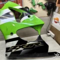 Элемент пластика боковой Kawasaki ZX-6R (2000-2002)