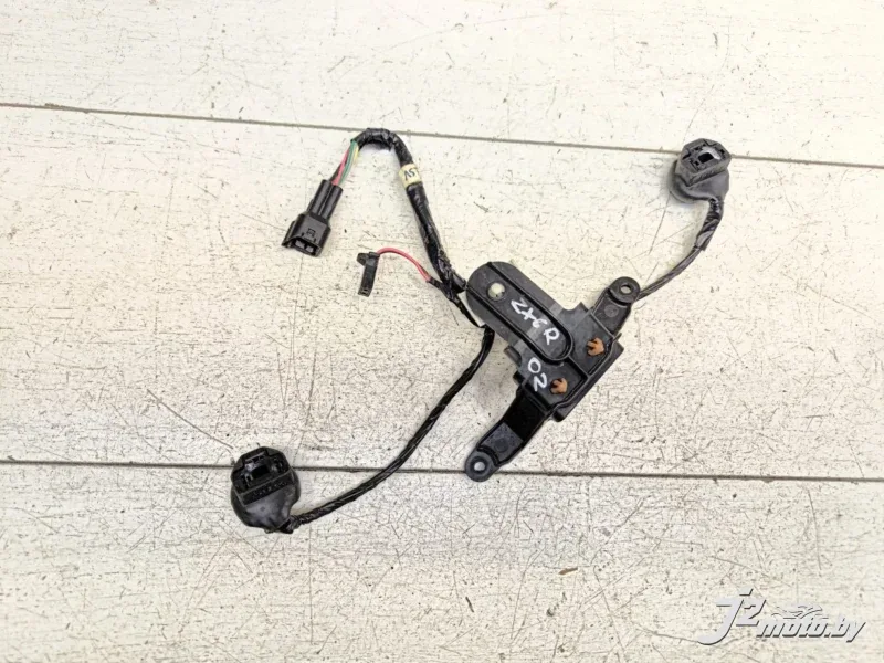 Проводка от фары Kawasaki ZX-6R (2000-2002)