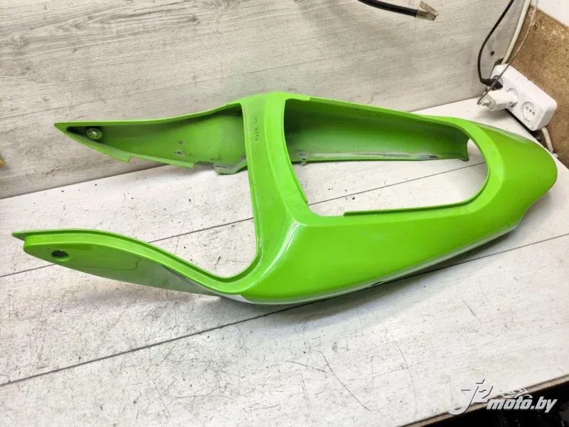 Элемент пластика задний Kawasaki ZX-6R (2000-2002)