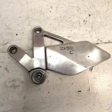 Кронштейн боковой подножки левый Kawasaki ZX-9R (1994-1997)
