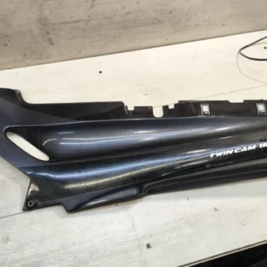 Элемент пластика задний боковой Kawasaki ZZR1100 (1990-1992)