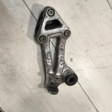 Кронштейн задней боковой подножки Kawasaki ZZR1100 (1990-1992)