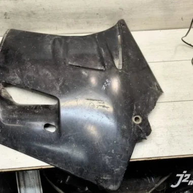 Элемент пластика боковой Kawasaki ZZR1100 (1990-1992)