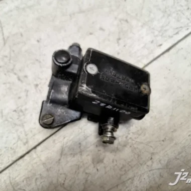 Главный тормозной цилиндр переднего тормоза (машинка) Kawasaki ZZR1100 (1990-1992)