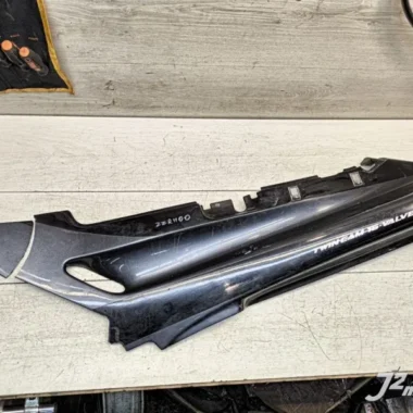 Элемент пластика боковой Kawasaki ZZR1100 (1990-1992)