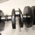 Коленвал (был проворот одного вкладыша износ на фото) с поршнями и вкладышами Kawasaki ZZR600 (1990-1992)