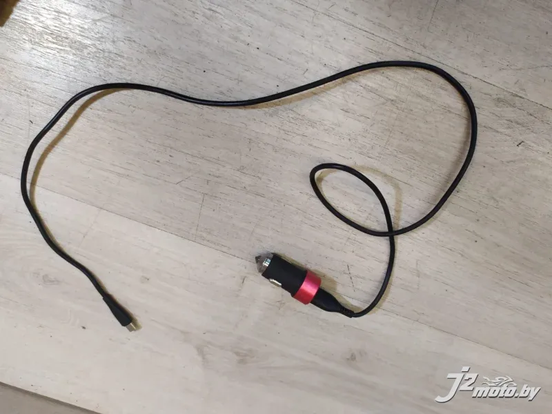 Зарядное устройство USB Kawasaki ZZR600 (1990-1992)