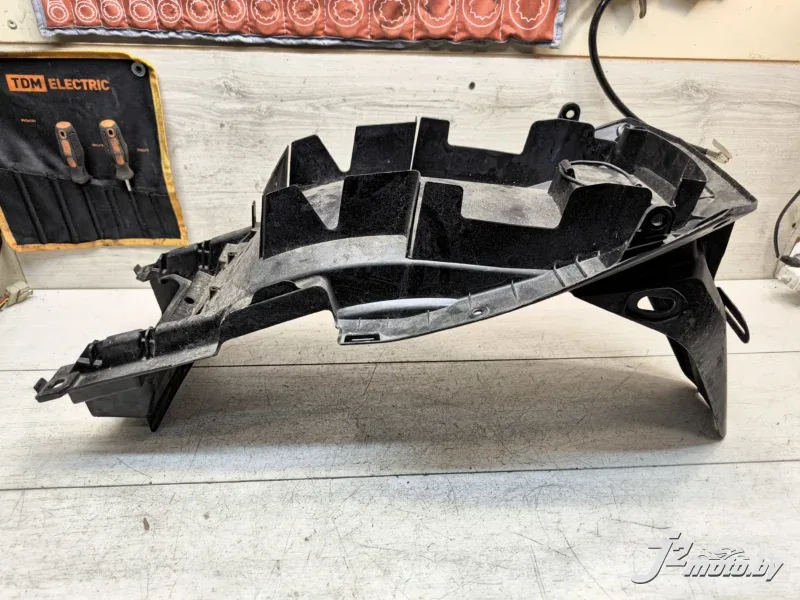 Элемент пластика задний Suzuki GSF650S Bandit (2005-2006)