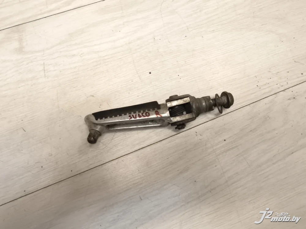 Подножка боковая правая Suzuki SV650