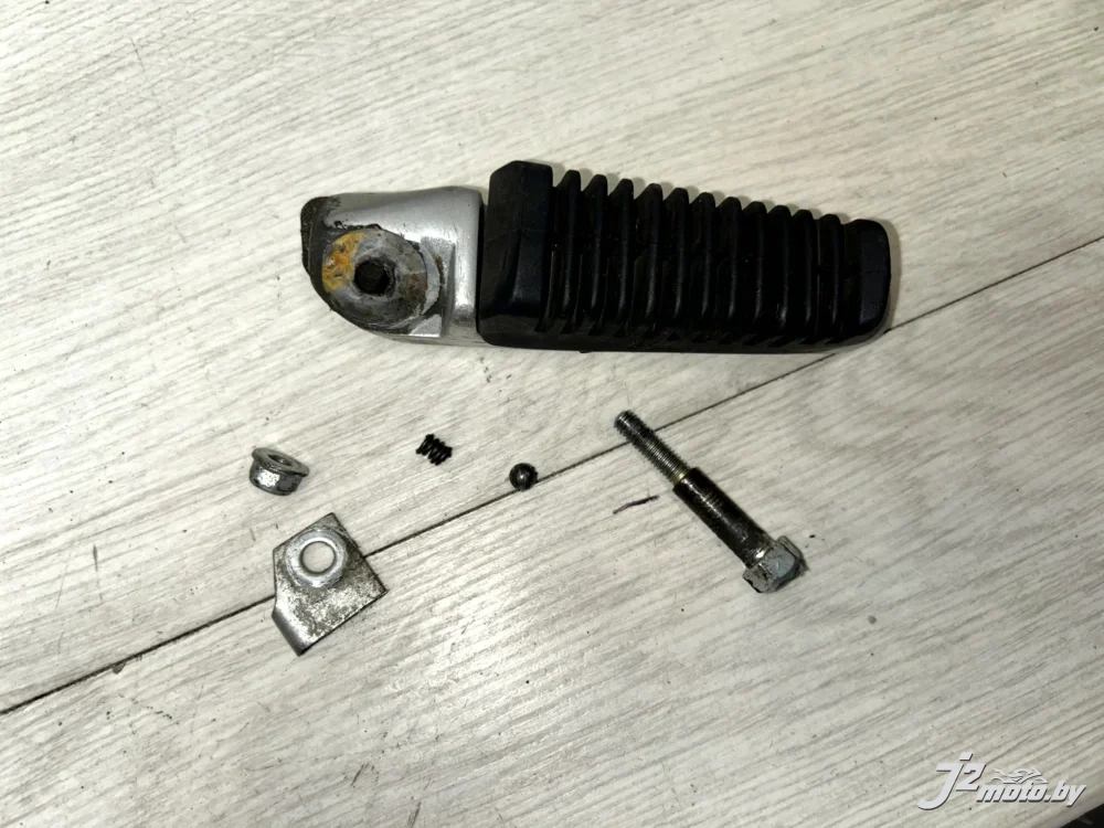 Подножка боковая Suzuki VX800 (1990-1996)