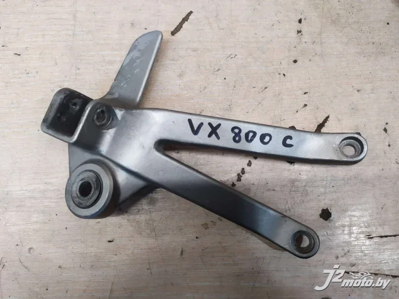 Кронштейн боковой подножки Suzuki VX800 (1990-1996)