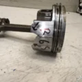 Поршень (есть повреждения) Yamaha R6 2003-2005