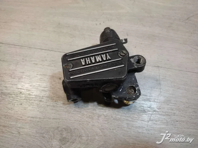 Главный тормозной цилиндр переднего тормоза (машинка) Yamaha FJ1100 (1984-1985)