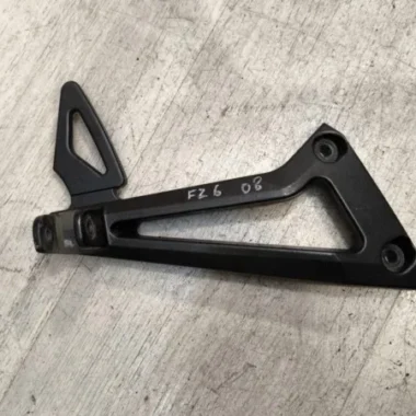 Кронштейн задней боковой подножки Yamaha FZ6S (2008-2009)