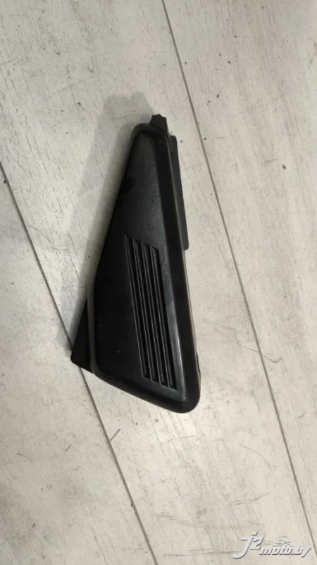 Элемент пластика бокового Yamaha FZS600 Fazer (1998-2001)