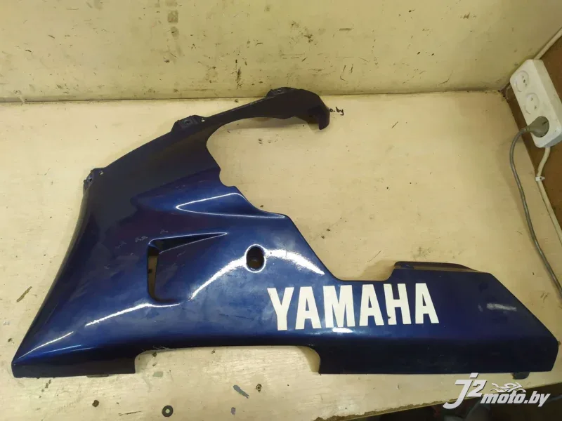 Элемент бокового пластика Yamaha R1 (2000-2001)