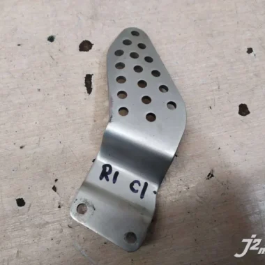 Лепесток кронштейна боковой подножки Yamaha R1 (2000-2001)