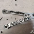Кронштейн боковой подножки Yamaha R1 (2000-2001)