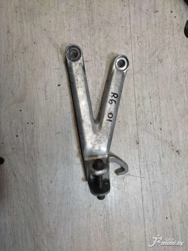 Кронштейн боковой подножки Yamaha R6 (1999-2002)